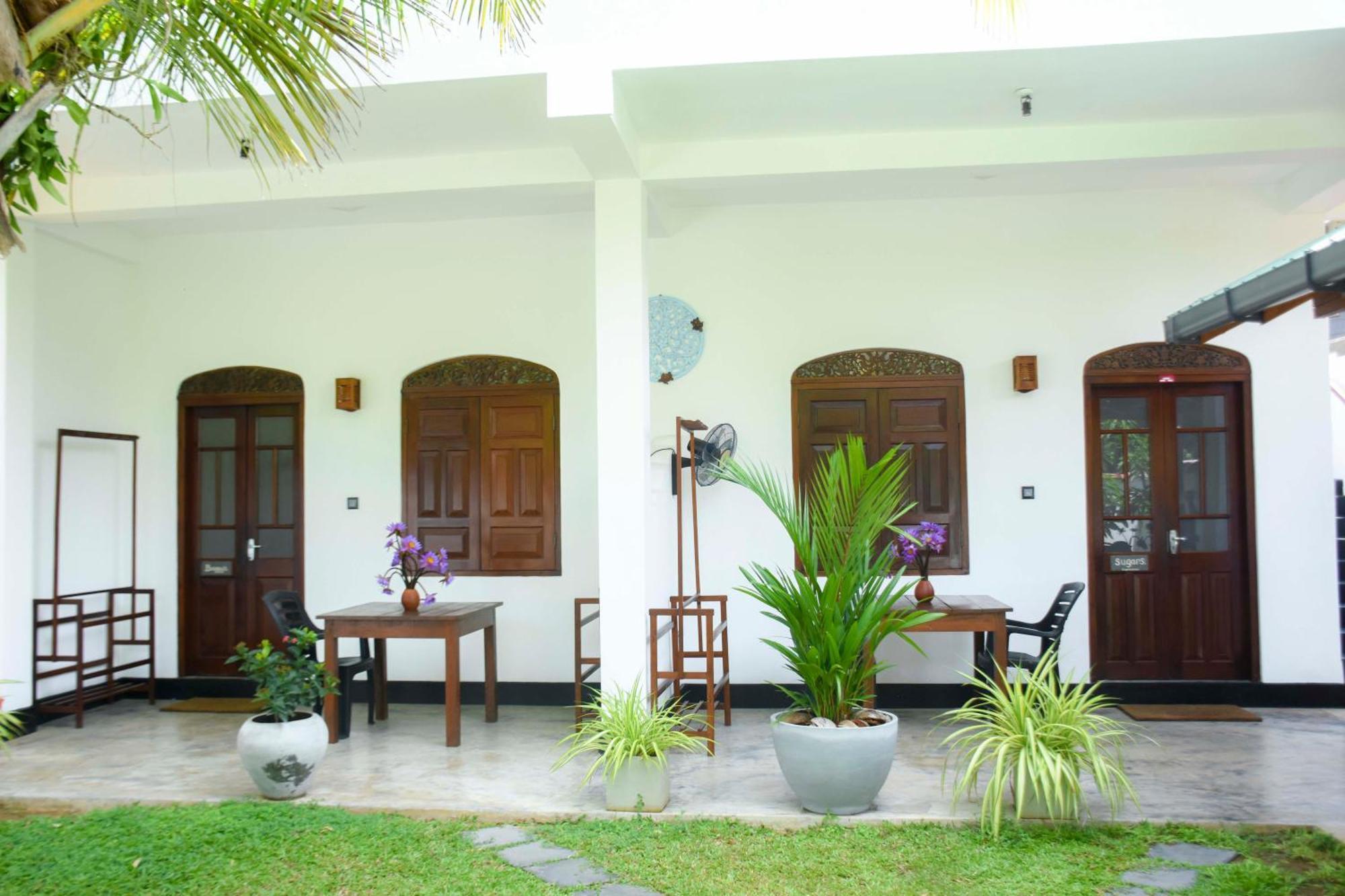 The Ceylon Lazy Lagoon Mirissa Hotel Exterior foto